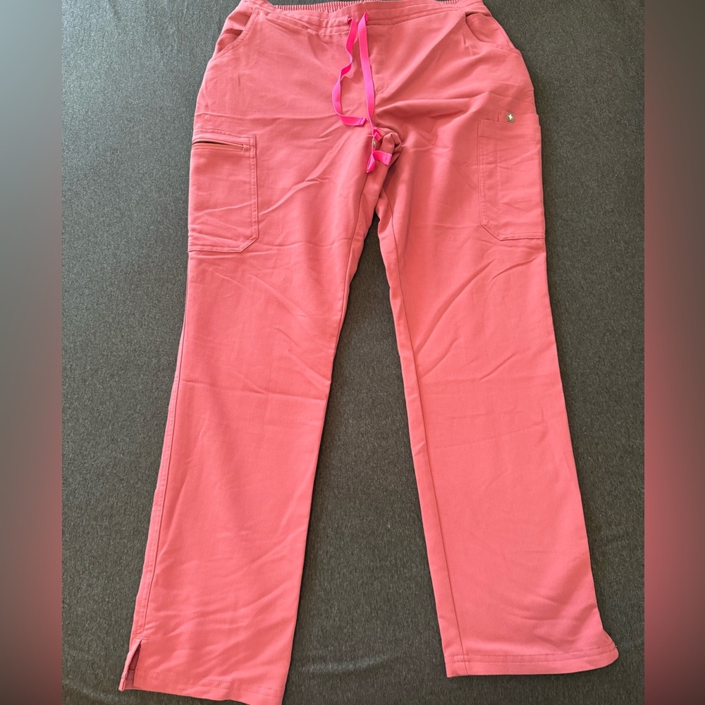 FIGS Chalk Pink Women’s Scrub Pants M